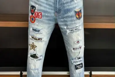 Amiri Distressed Jeans White