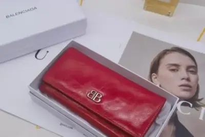 Balenciaga BB-logo Leather Wallet Red