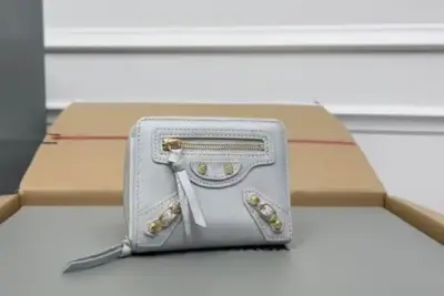 Balenciaga Wallet Off-White