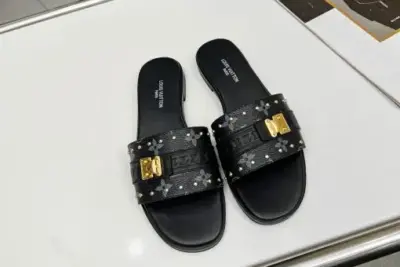 LV Women Slipper Black