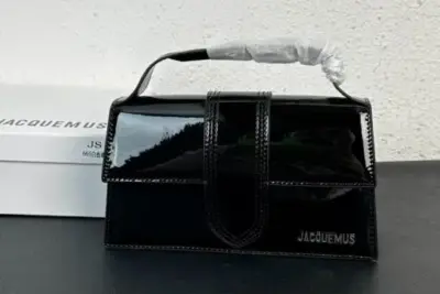 Jacquemus Shoulder Bag In Glossy Black