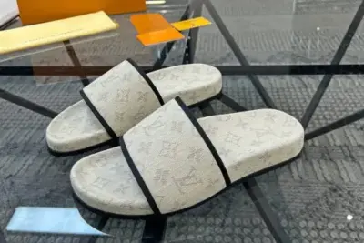 LV Slipper White