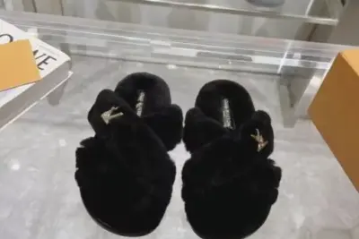 LV Bliss Shearling Mules Slipper Black