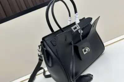 Balenciaga Belair Carry Black
