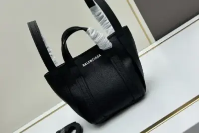 Balenciaga Everyday Tote Bag Black