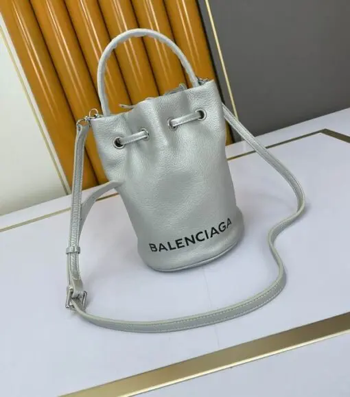 Balenciaga-15x23x15cm-ww1-1_1475094-e1753181983828-510x579