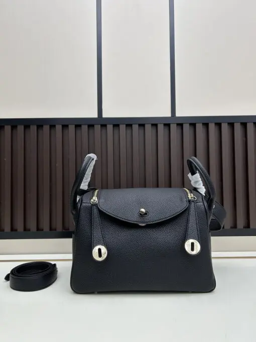 Hermès Lindy 26 Handbag Clemence Leather Black - Image 3