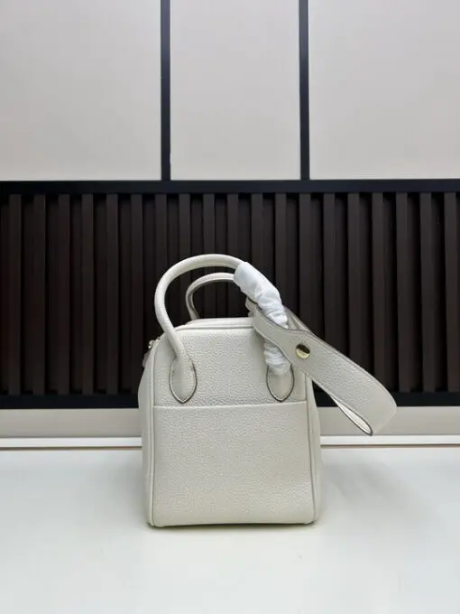 Hermès Lindy 26 Handbag Clemence Leather White - Image 2