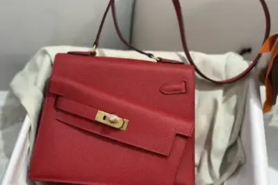 Hermès Kelly Handbag Red