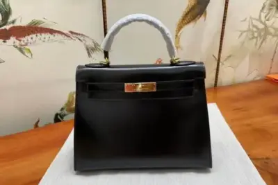 Hermes Kelly 28cm Handbag in Black Calfskin Leather