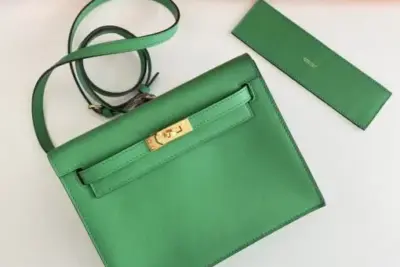 Hermes Kelly Danse 22cm Bag in Green