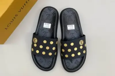 LV Slipper Black