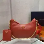 Prada Re-Edition 2005 Nylon shoulder Bag Red