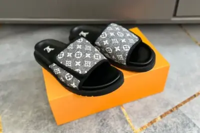 LV Slipper Grey Black