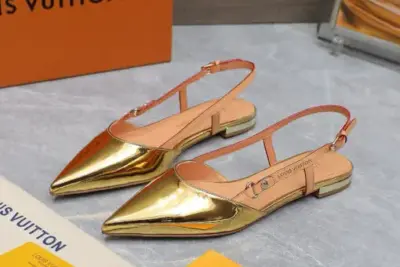 LV Elegant Pointed Toe Leather Sandel Glossy Golden
