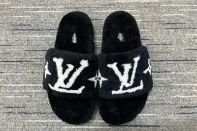 LV Pool Pillow Mule Soft Black Mink Fur Slipper With Monogram Flowers