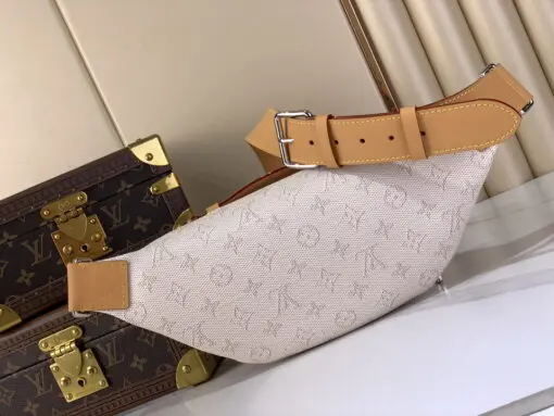 LV Rush Bumbag Lin Monogram Other - Image 2