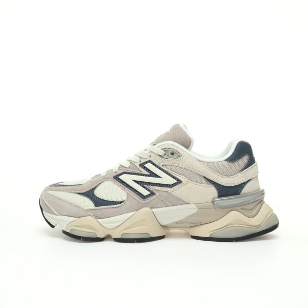 New Balance Sneaker