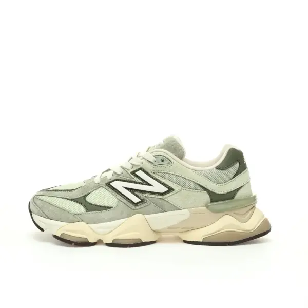 New Balance Sneaker