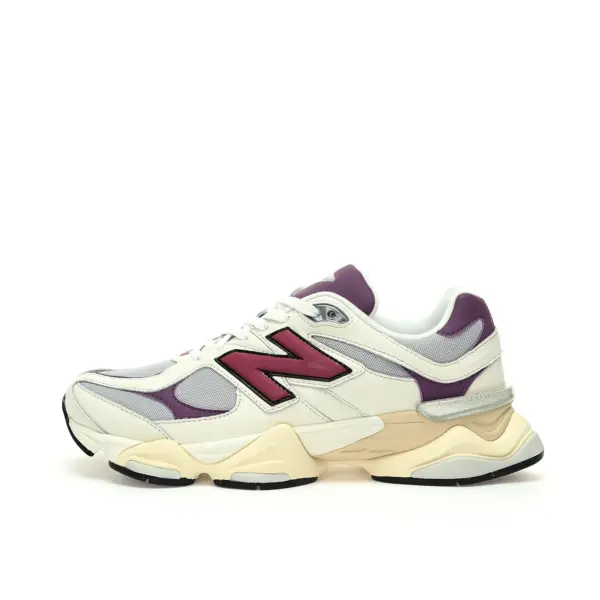 New Balance Sneaker