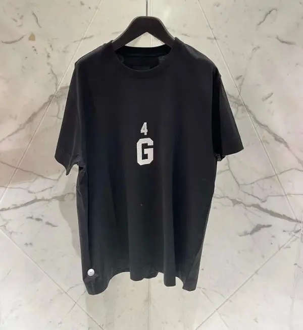TSHP1968-1-600x654-1 Givenchy T-Shirt Black - Image 1