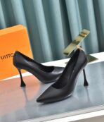 LV Sparkle Pump Shoes Black - Image 2